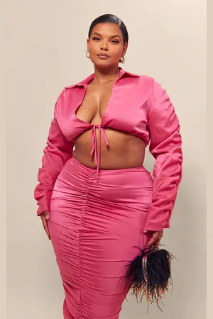 PRETTYLITTLETHING Plus Fuchsia Ruched Satin Sleeve Cropped Shirt
