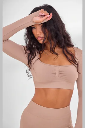 PRETTYLITTLETHING PLT SPORT Seamless Contrast Branding Square Neck Top