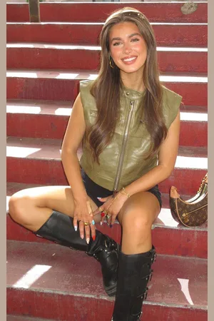 PRETTYLITTLETHING Petite Khaki Sleeveless Collared Faux Leather Gilet