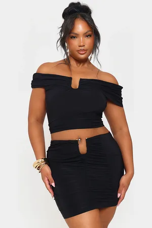 PRETTYLITTLETHING Plus Slinky Gold Trim Detail Bardot Top