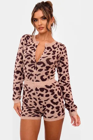 PRETTYLITTLETHING Leopard Soft Knit Button Up Bodysuit