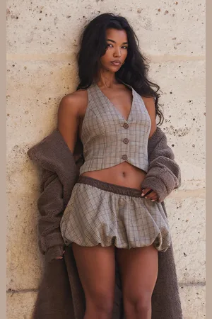 PRETTYLITTLETHING Check Woven Tailored Halterneck Waistcoat