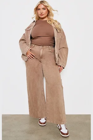 PRETTYLITTLETHING Plus Washed Boyfriend Low Rise Jeans