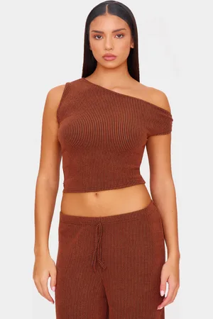 PRETTYLITTLETHING Chocolate Brown Two Tone Crinkle Rib Off Shoulder Top