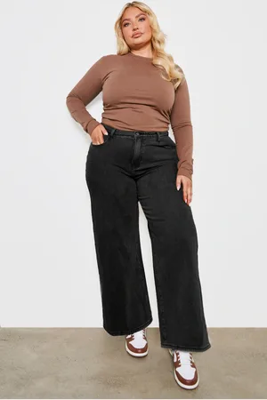 PRETTYLITTLETHING Plus Low Rise Washed Boyfriend Jeans