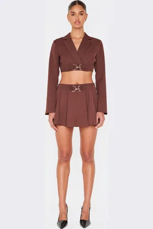 PRETTYLITTLETHING Tailored Woven Buckle Detail Pleated Micro Mini Skirt