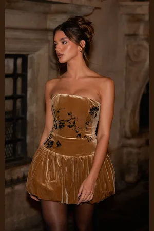 PRETTYLITTLETHING Velvet Embroidered Detail Puffball Dress