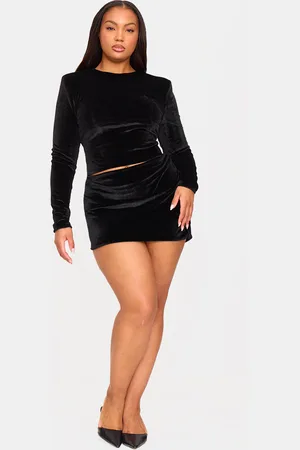 PRETTYLITTLETHING Plus Velvet Curved Asymmetric Mini Skirt