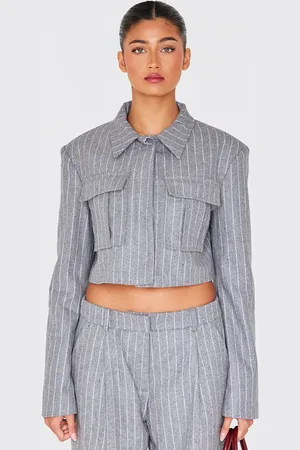 PRETTYLITTLETHING Premium Pinstripe Pocket Detail Cropped Shirt