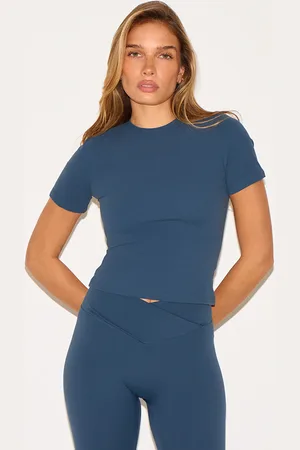 PRETTYLITTLETHING Ultimate Sculpt Longline Short Sleeve Gym Top