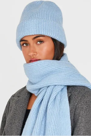 PRETTYLITTLETHING Rib Logo Beanie