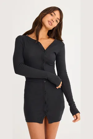 PRETTYLITTLETHING Button Detail Bodycon Dress