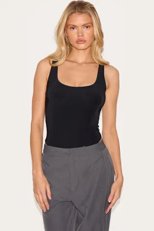 PRETTYLITTLETHING Basic Slinky Scoop Neck Bodysuit