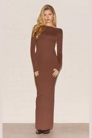 PRETTYLITTLETHING Basic Knit Asymmetric Neckline Long Sleeve Maxi Dress