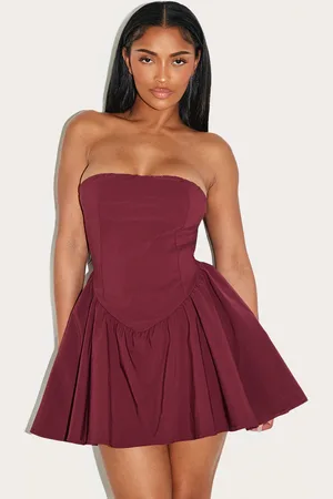 PRETTYLITTLETHING Shape Stretch Woven Dipped Waist Mini Skater Dress