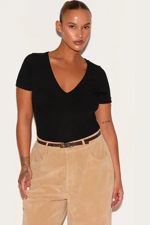 PRETTYLITTLETHING Plus Ribbed Plunge Short Sleeve Bodysuit