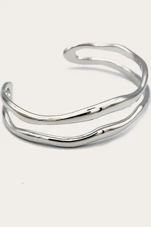 PRETTYLITTLETHING Silver Double Ridge Wave Bangle