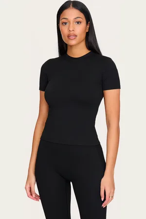 PRETTYLITTLETHING Tall Sculpt Longline Short Sleeved Gym Top