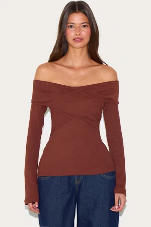 PRETTYLITTLETHING Cross Over Bardot Long Top