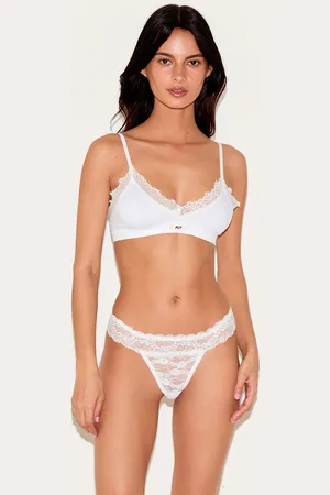 PRETTYLITTLETHING Badge Lace Trim Bralette