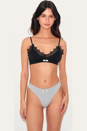 PRETTYLITTLETHING Ribbed Seamless Thong