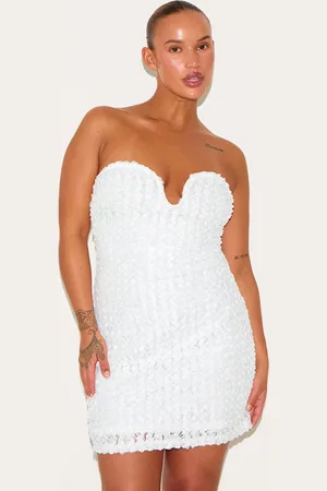 PRETTYLITTLETHING Plus Texured Wired Bandeau Mini Dress