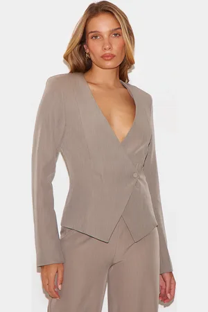 PRETTYLITTLETHING Tailored Cinched Woven Asymmetric Blazer