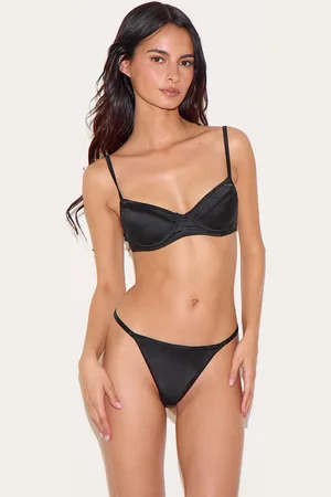 PRETTYLITTLETHING Satin Underwired Lingerie Set