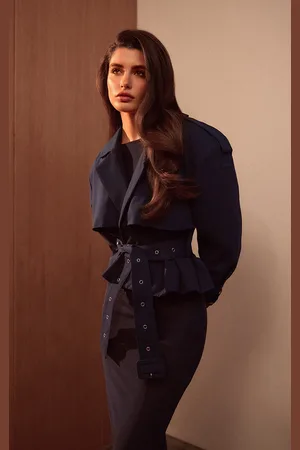 PRETTYLITTLETHING PLT Label Navy Belt Detail Cropped Trench Coat