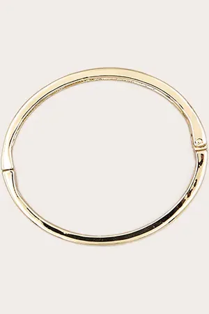 PRETTYLITTLETHING Gold Chunky Clasp Bangle