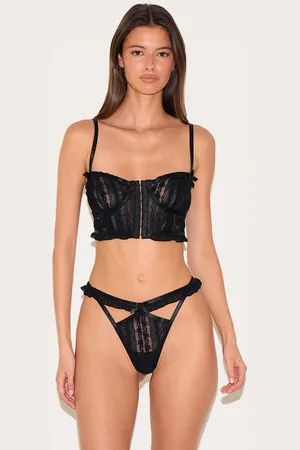 PRETTYLITTLETHING Textured Lace Corset Lingerie Set