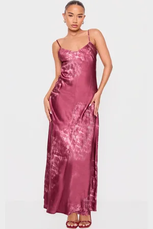PRETTYLITTLETHING Petite Satin Open Back Maxi Dress