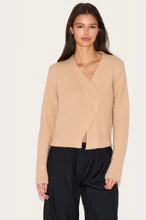 PRETTYLITTLETHING Knit Asymmetric Button Up Cardigan
