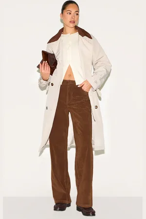 PRETTYLITTLETHING Beige Contrast Collar Trench