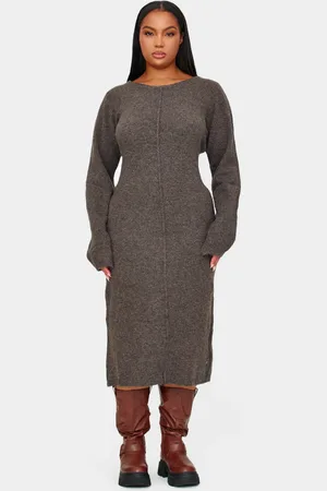 PRETTYLITTLETHING Plus Knitted Seam Front Midaxi Dress