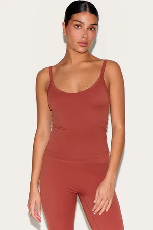 PRETTYLITTLETHING Petite Sculpt Gym Strappy Vest