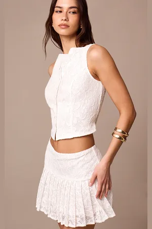 PRETTYLITTLETHING Lace Pleated Mini Skirt