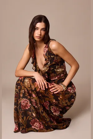 PRETTYLITTLETHING Black Floral Printed Chiffon Ruched Detail Maxi Dress