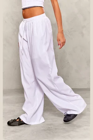 PRETTYLITTLETHING Petite Peach Skin Cargo Trousers