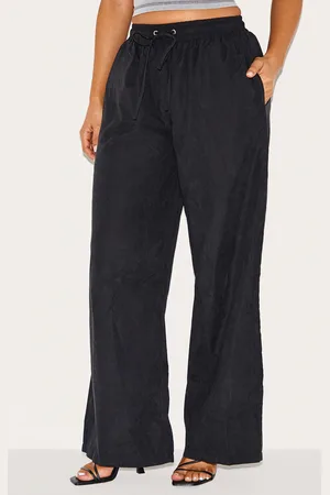 PRETTYLITTLETHING Petite Peach Skin Cargo Trousers