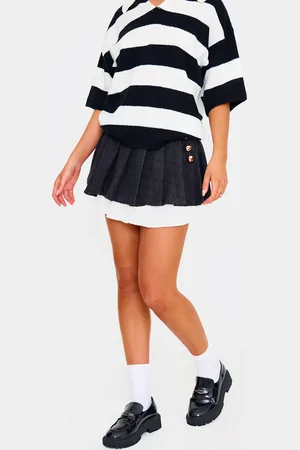 PRETTYLITTLETHING Pleated Textured Boucle Mini Skirt