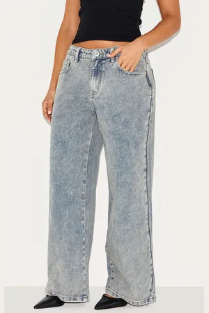 PRETTYLITTLETHING Petite Washed Low Rise Boyfriend Jeans