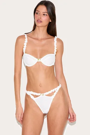PRETTYLITTLETHING Cream Ribbed Frill Underwired Lingerie Set
