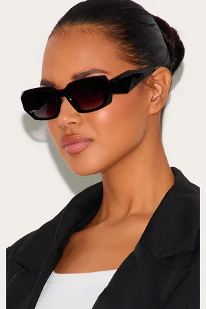 PRETTYLITTLETHING Diamond Detail Rectangular Frame Sunglasses