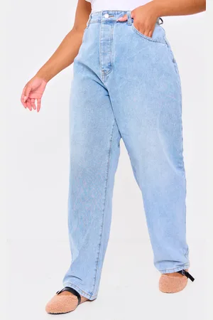 PRETTYLITTLETHING Plus Boyfriend Jeans