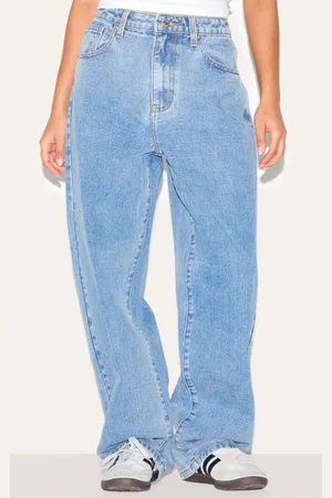 PRETTYLITTLETHING Petite High Waist Boyfriend Jeans