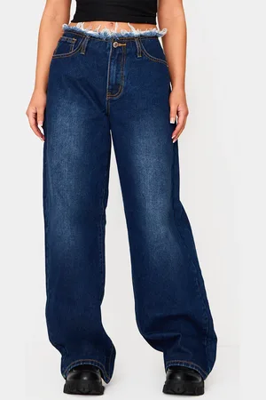PRETTYLITTLETHING Petite Fray Waist Low Rise Straight Leg Jeans