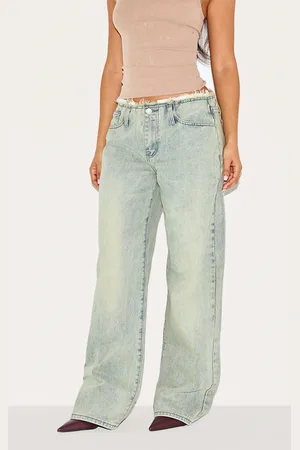 PRETTYLITTLETHING Petite Fray Waist Low Rise Straight Leg Jeans
