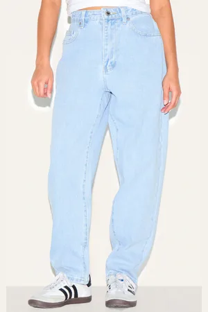 PRETTYLITTLETHING Petite High Waist Mom Jeans