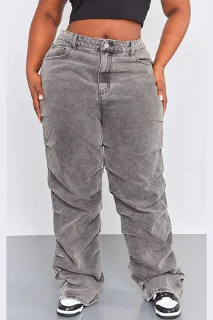 PRETTYLITTLETHING Plus Ruched Straight Leg Denim Jeans